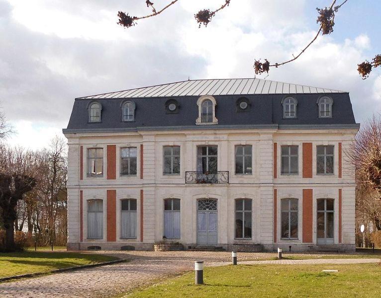 Appartement Chateau De Lewarde Дуэ Экстерьер фото